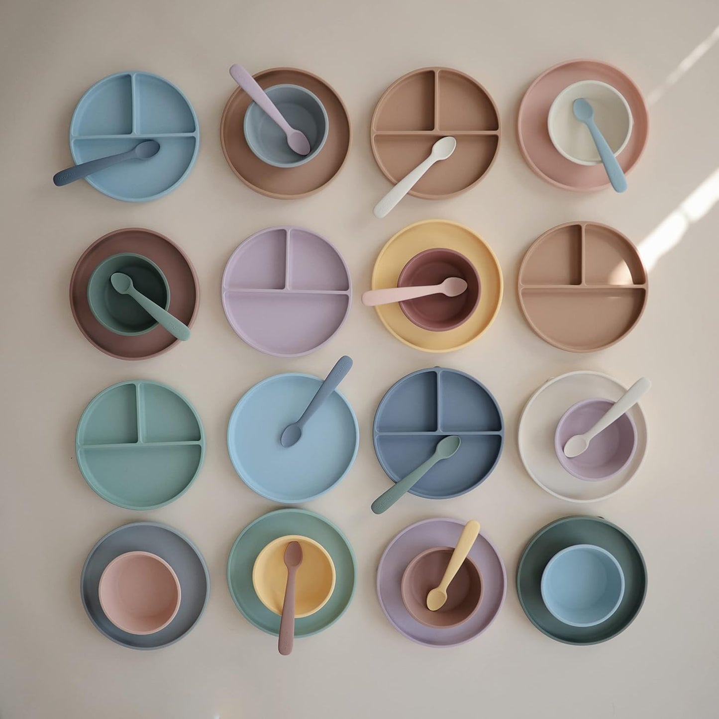 mushie Silicone Suction Bowl: Food-Grade Scandinavian Design