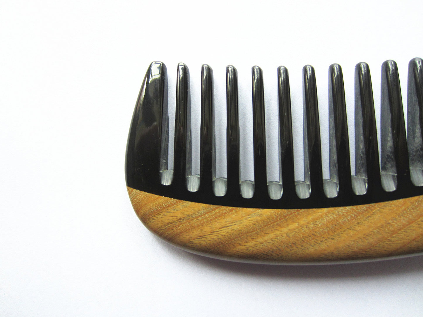 Myhsmooth Horn & Sandalwood Comb | TRUE Shift Toxin‑Free Grooming Tool