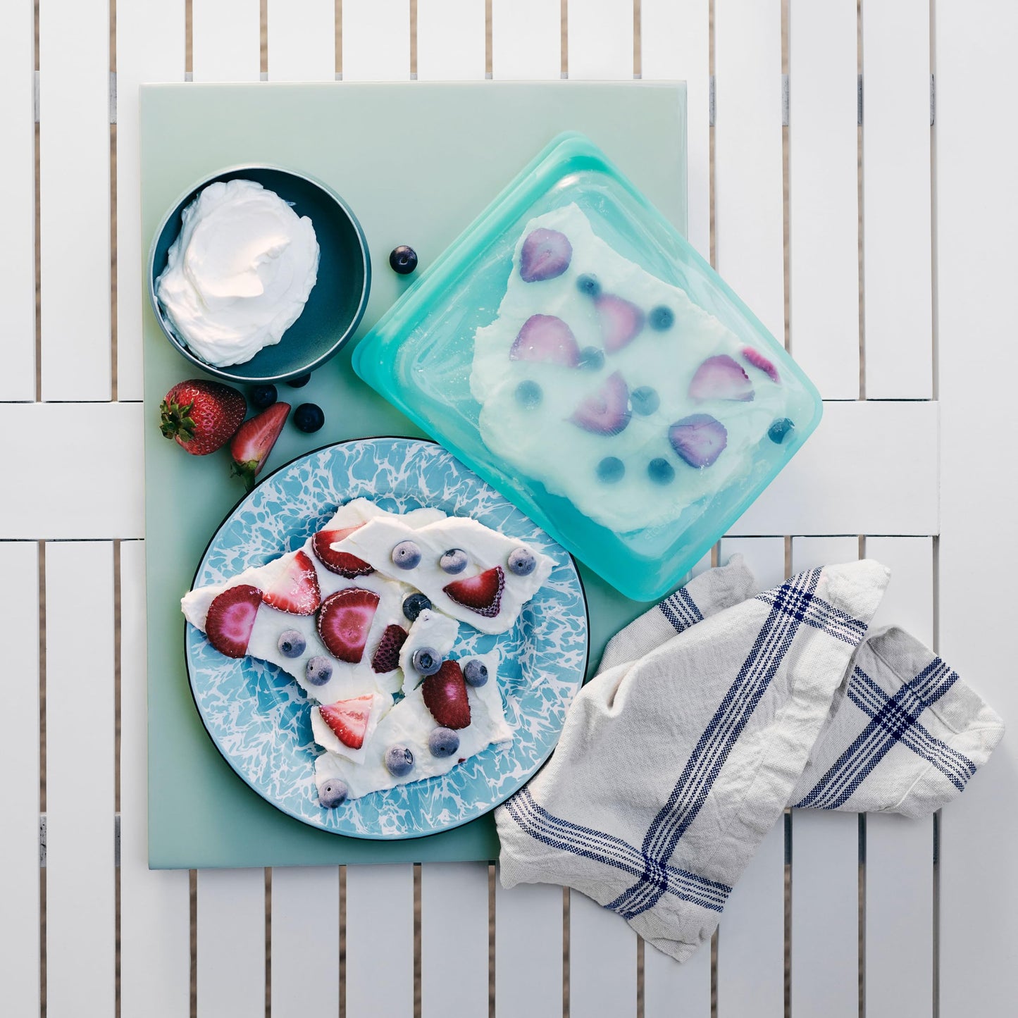 Stasher Silicone Reusable Food Bag – Aqua, Leak‑Resistant & Plastic‑Free