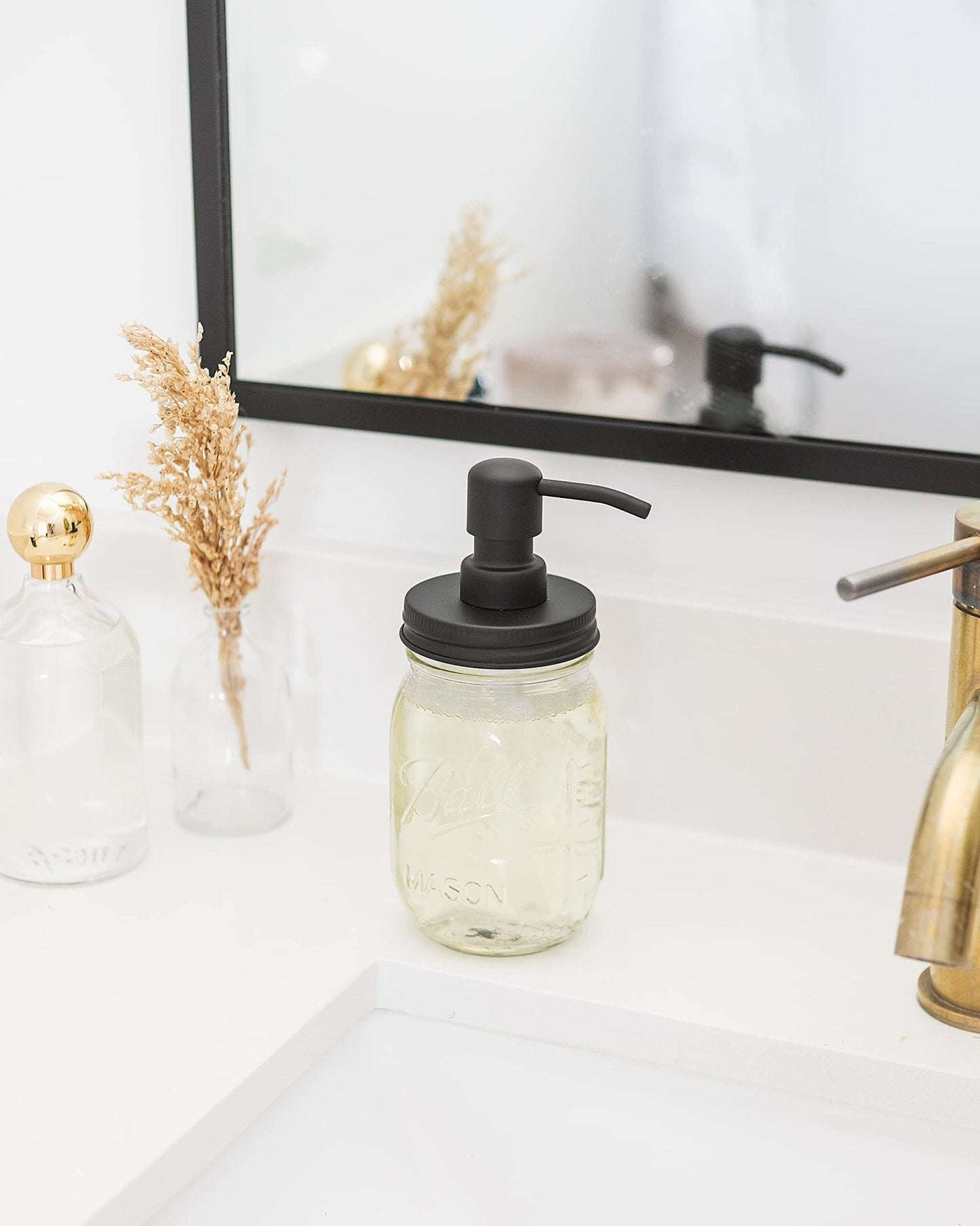 Jarmazing Products: Ball Mason Jar Soap Dispenser – 16 oz with Black Stainless Steel Pump & Lid - The Tribalist
