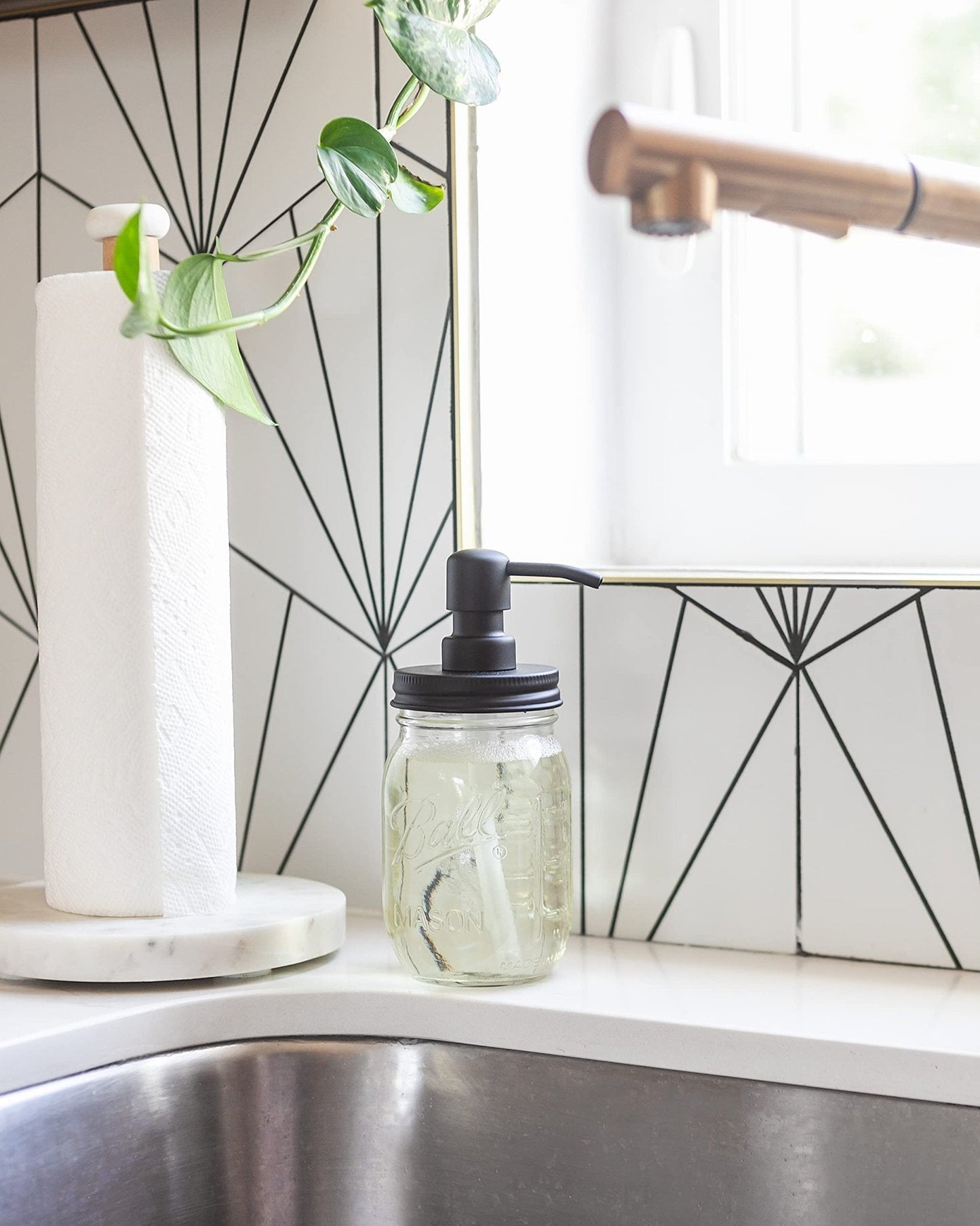 Jarmazing Products: Ball Mason Jar Soap Dispenser – 16 oz with Black Stainless Steel Pump & Lid - The Tribalist