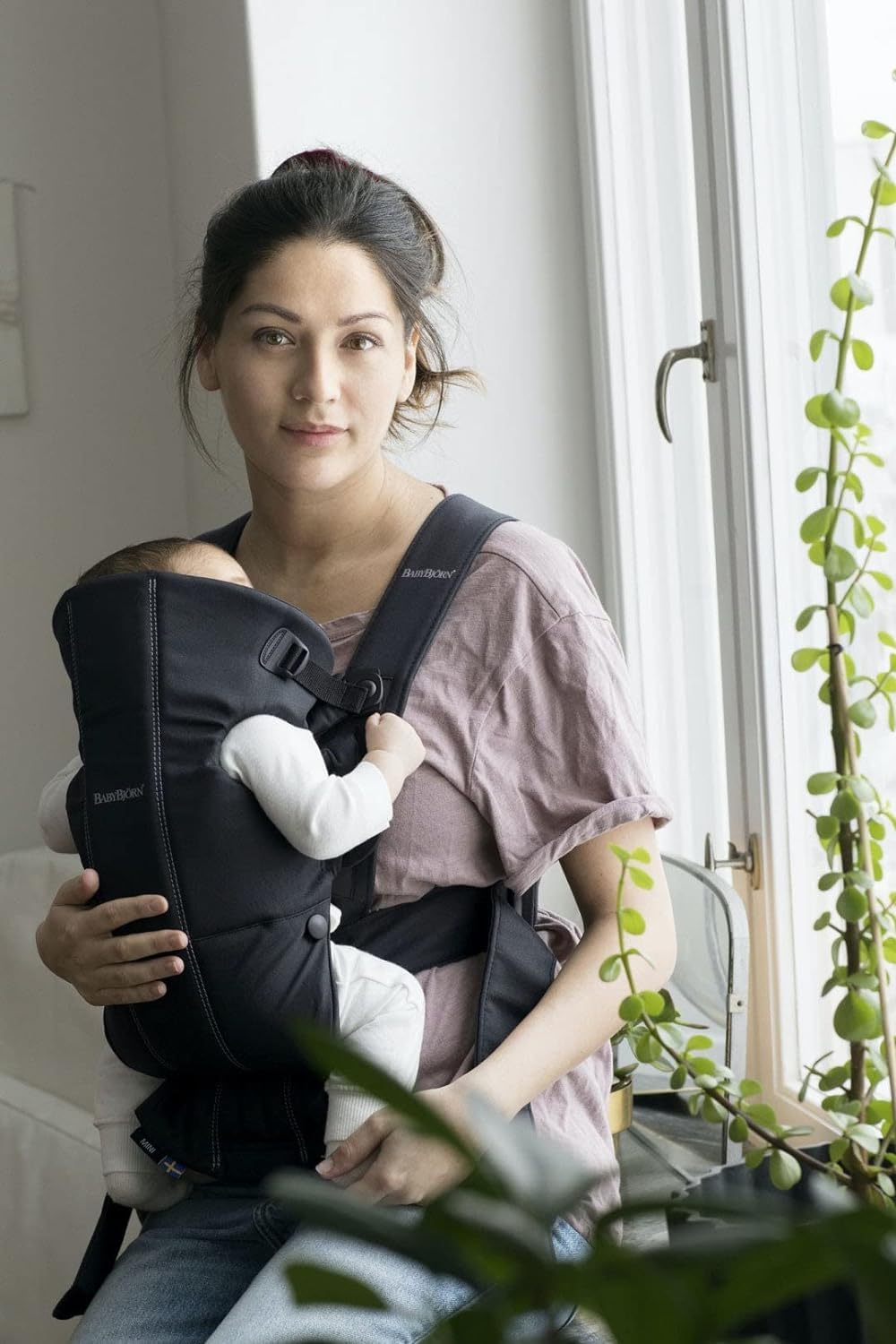 BabyBjörn Baby Carrier Mini: Soft BCI Cotton for Newborns