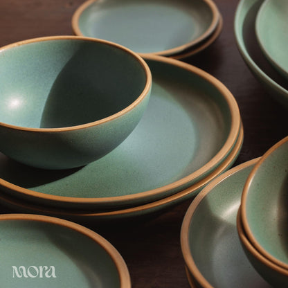 Mora Medium Ceramic Bowls, Set of 4 (28 oz, Oat)