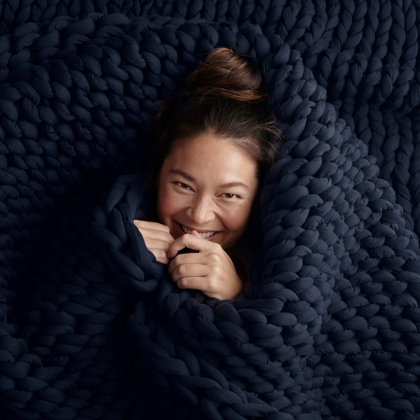 Bearaby Organic Cotton Napper: 100% Hand-Knit Weighted Blanket