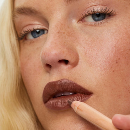 ILIA Lip Sketch Hydrating Crayon: 12-Hour Soft-Matte Color (Piazza)