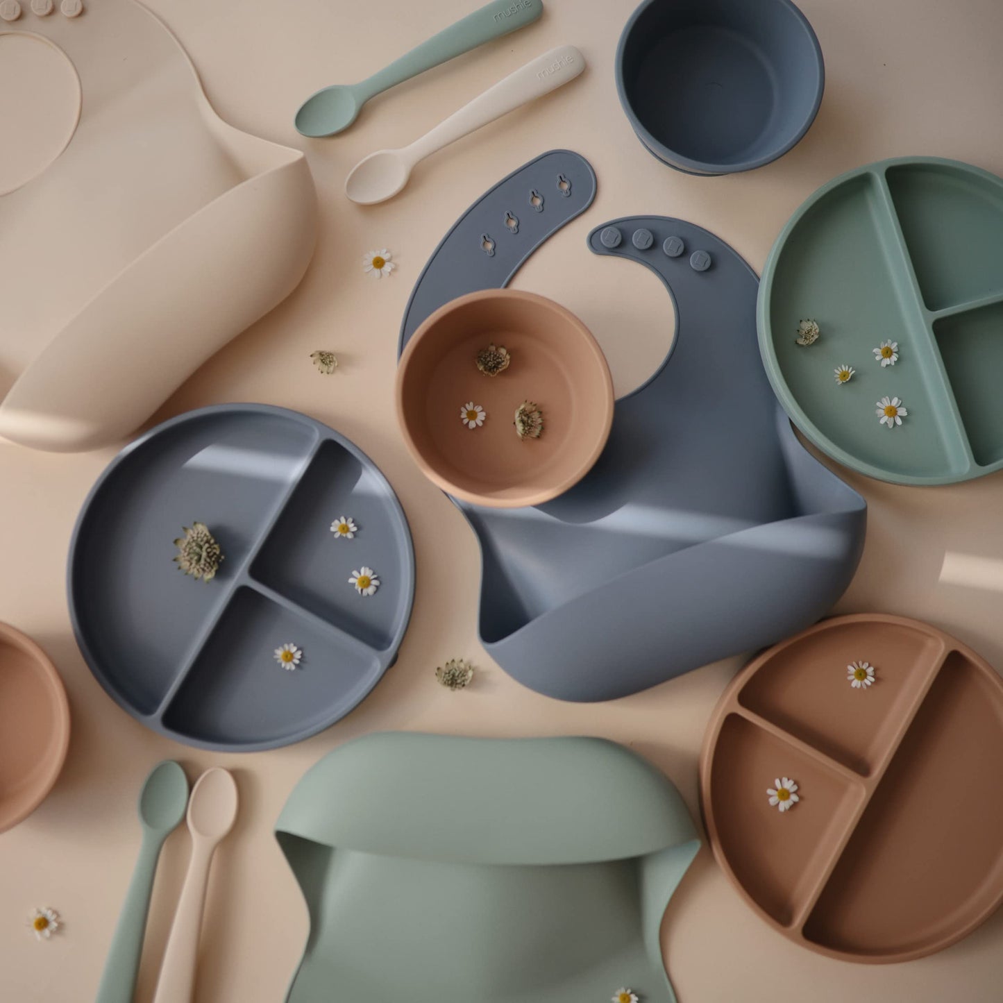 mushie 100% Food-Grade Silicone Divided Suction Plate