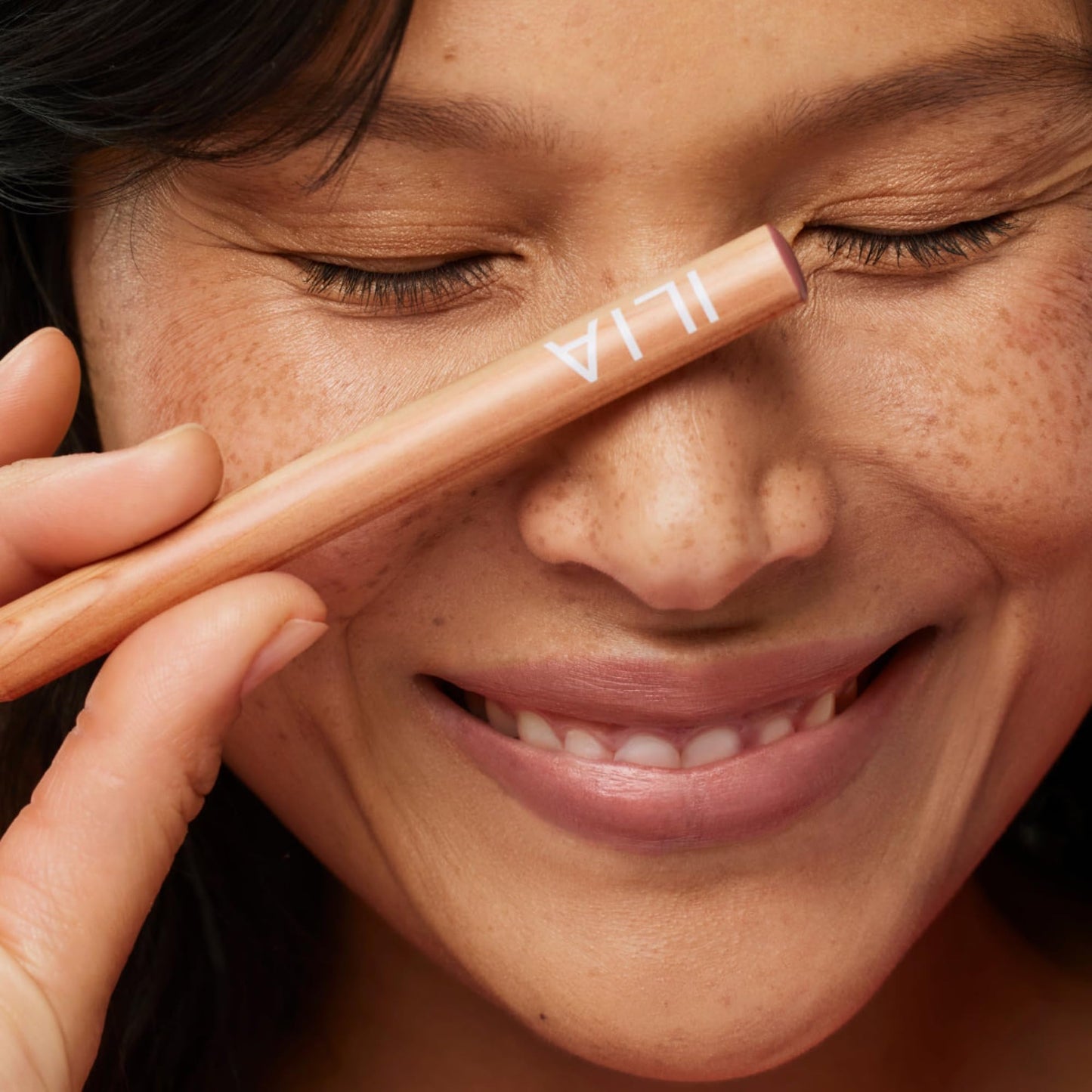 ILIA Lip Sketch Hydrating Crayon: 12-Hour Soft-Matte Color (Piazza)