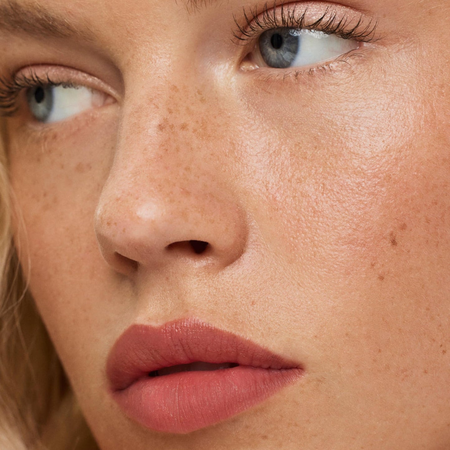 ILIA Lip Sketch Hydrating Crayon: 12-Hour Soft-Matte Color (Piazza)