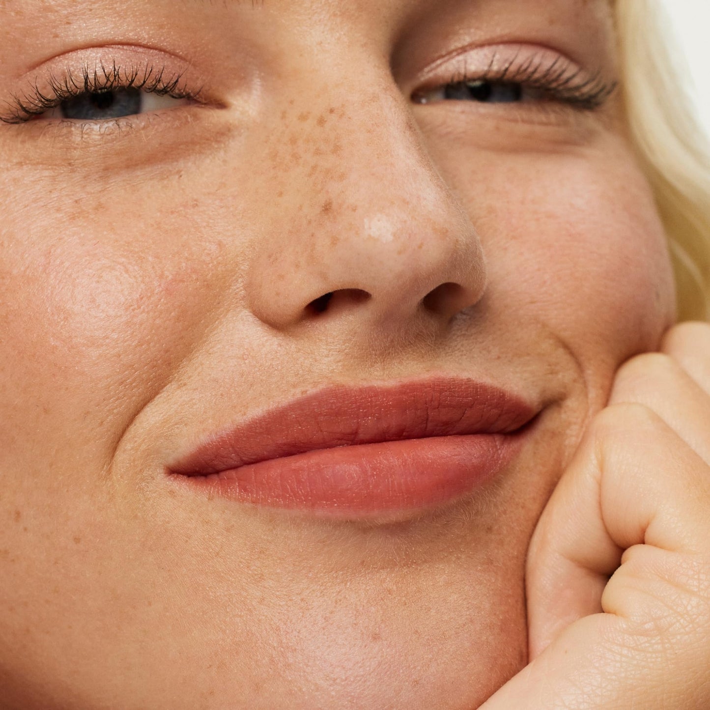 ILIA Lip Sketch Hydrating Crayon: 12-Hour Soft-Matte Color (Piazza)