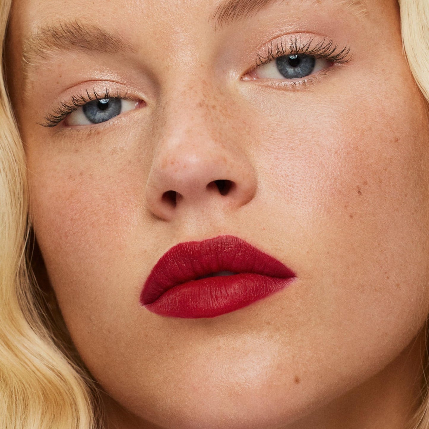 ILIA Lip Sketch Hydrating Crayon: 12-Hour Soft-Matte Color (Piazza)