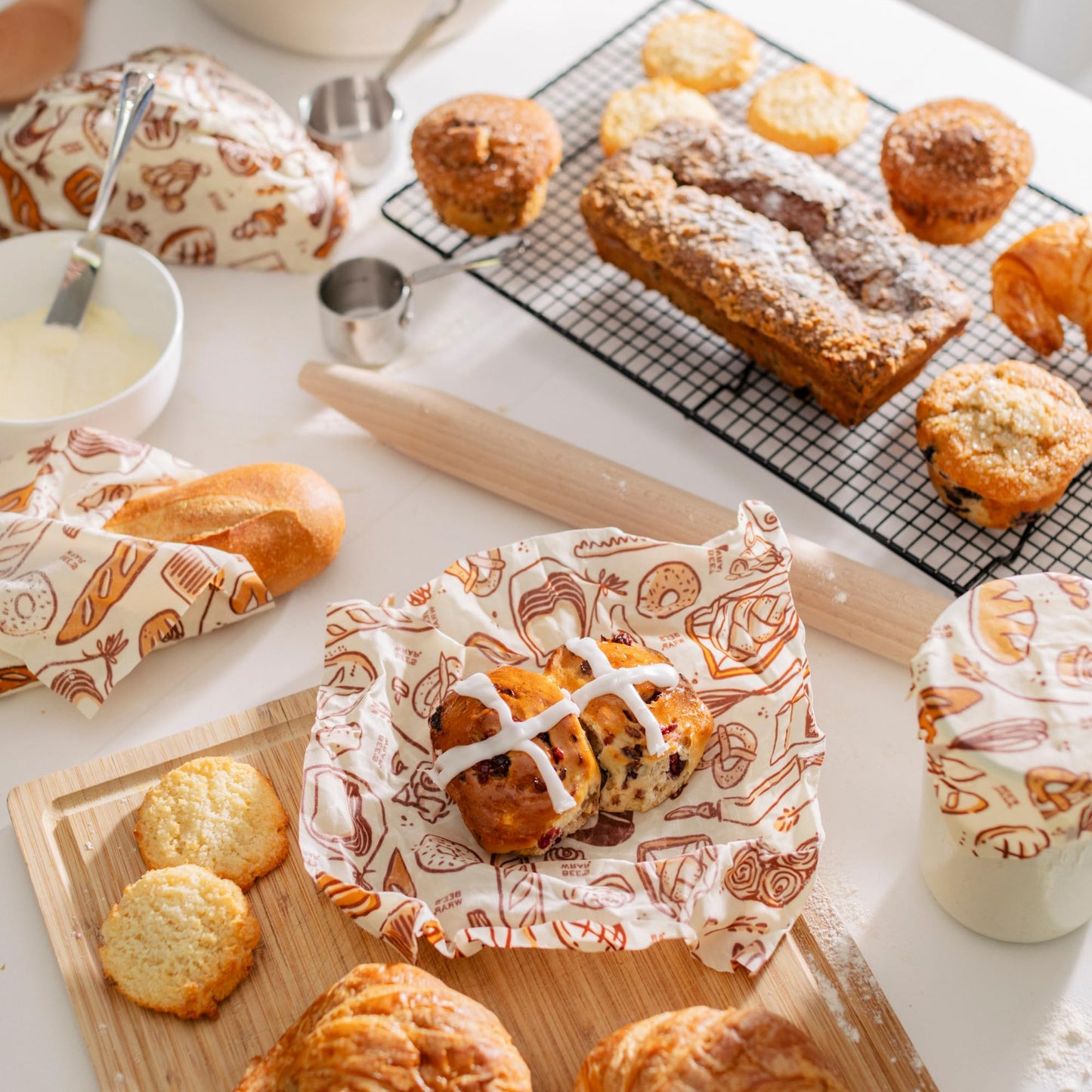 Bee’s Wrap Reusable Beeswax Food Wrap Roll (14" x 52")