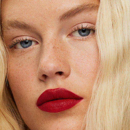 ILIA Lip Sketch Hydrating Crayon: 12-Hour Soft-Matte Color (Piazza)