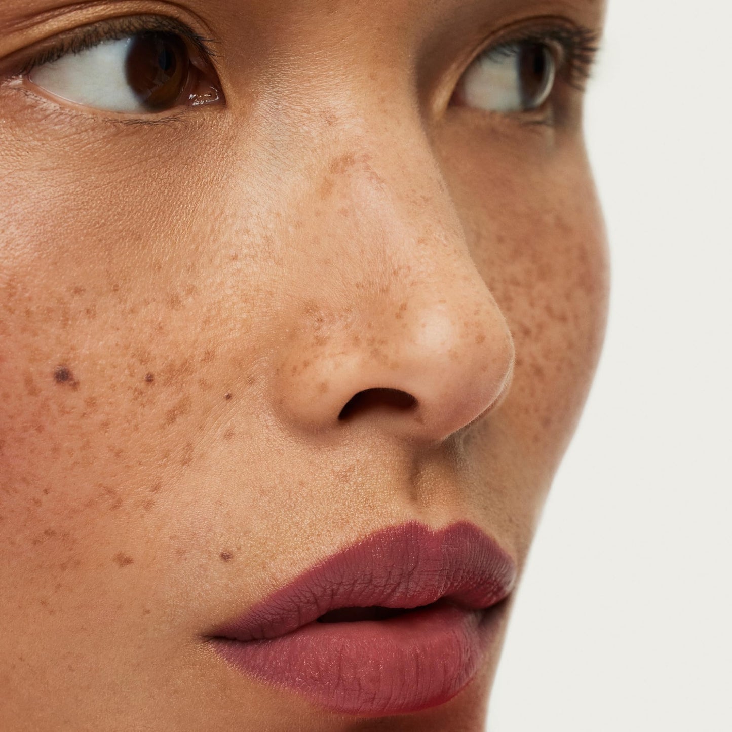 ILIA Lip Sketch Hydrating Crayon: 12-Hour Soft-Matte Color (Piazza)