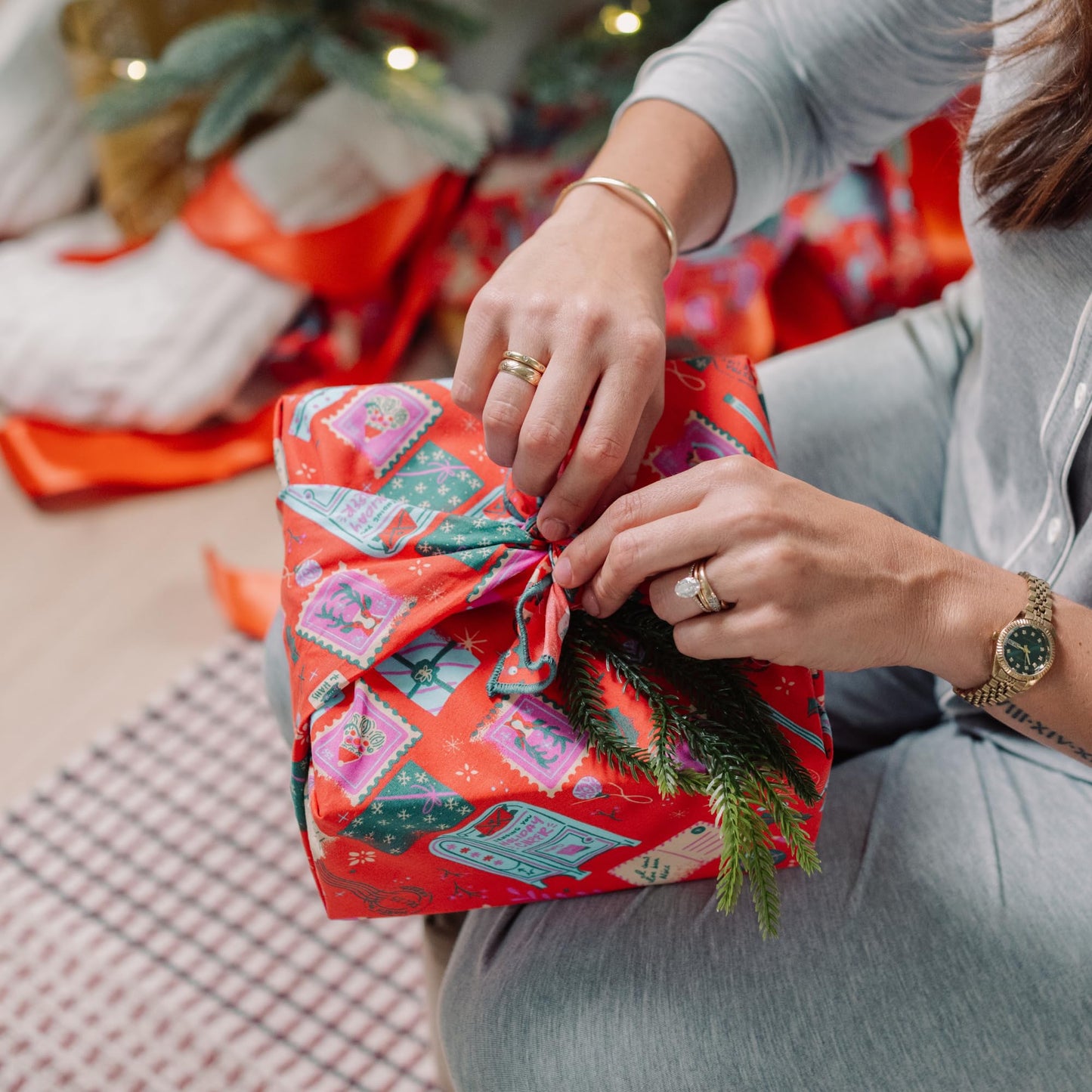 The Zero-Waste Gift Solution: Bee's Wrap Organic Cotton Fabric Wrap Set for Elegant, Reusable Holidays