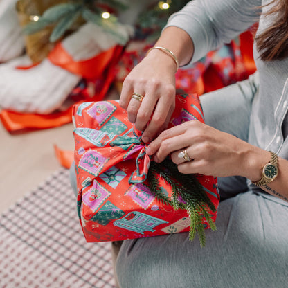 The Zero-Waste Gift Solution: Bee's Wrap Organic Cotton Fabric Wrap Set for Elegant, Reusable Holidays