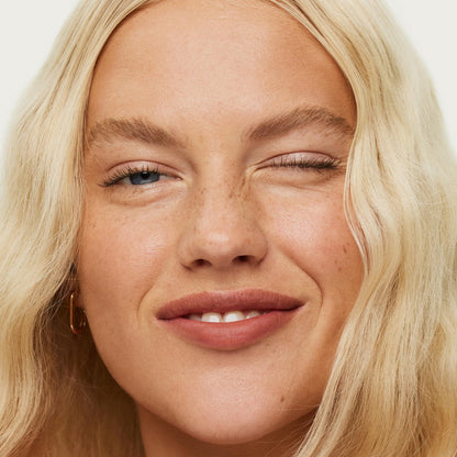 ILIA Lip Sketch Hydrating Crayon: 12-Hour Soft-Matte Color (Piazza)