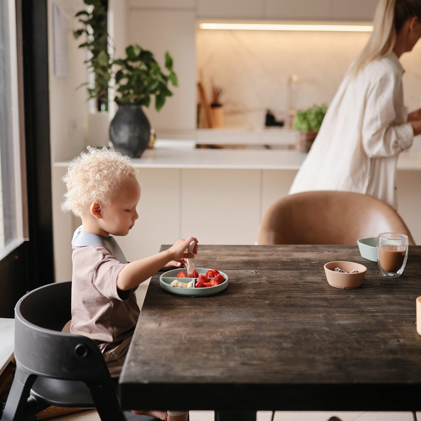 mushie 100% Food-Grade Silicone Divided Suction Plate