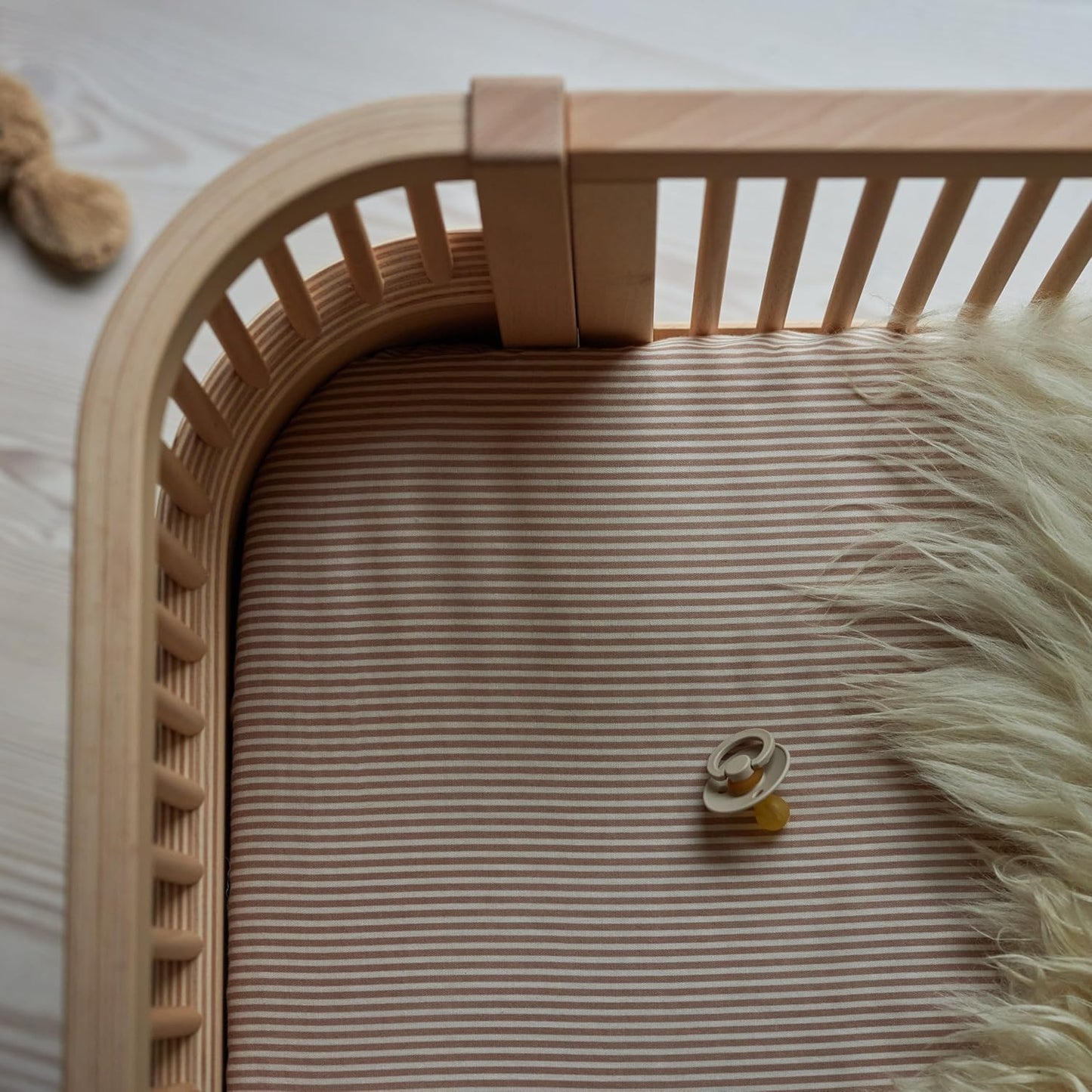 Huxie Organic Muslin Crib Sheet: 100% Cotton Purity