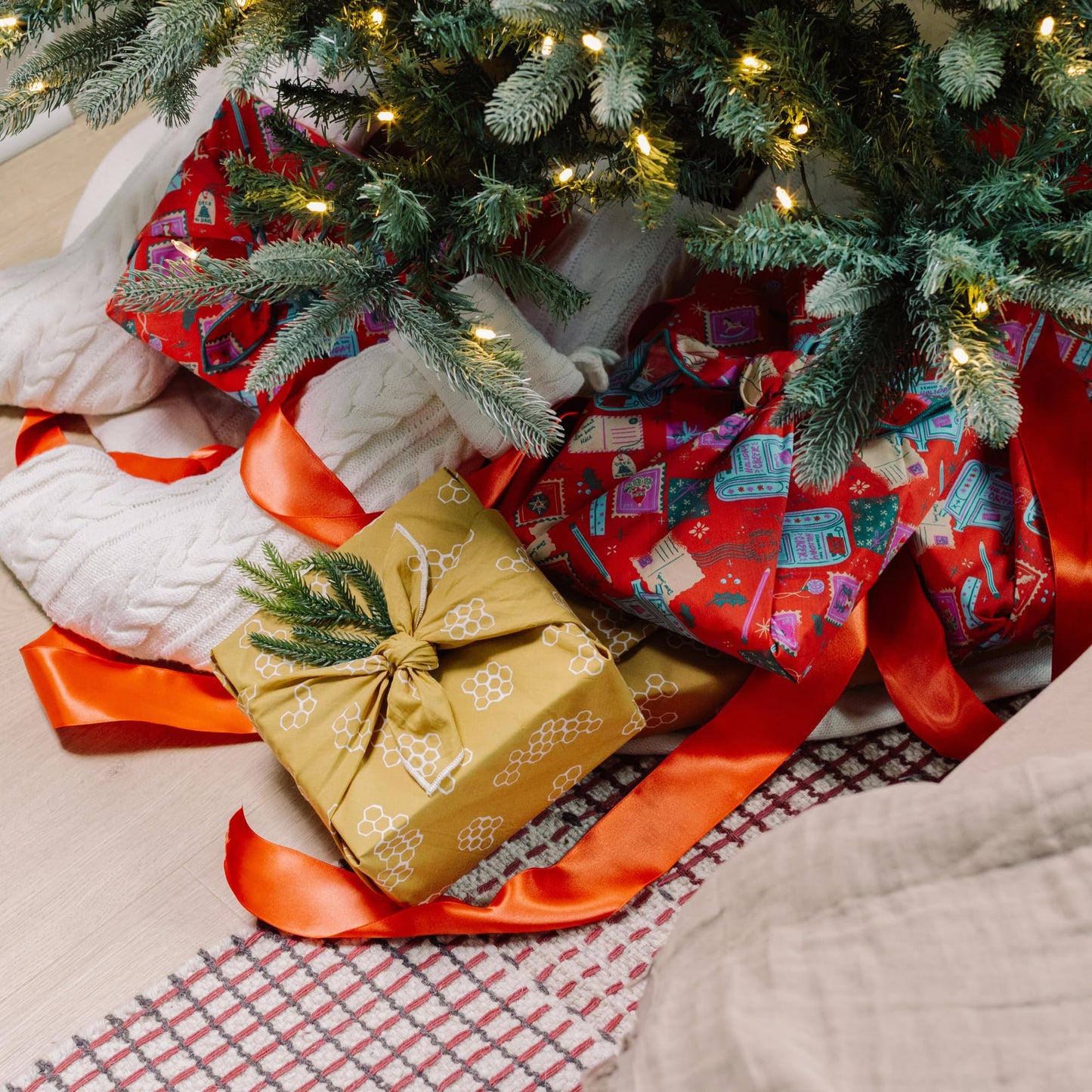 The Zero-Waste Gift Solution: Bee's Wrap Organic Cotton Fabric Wrap Set for Elegant, Reusable Holidays