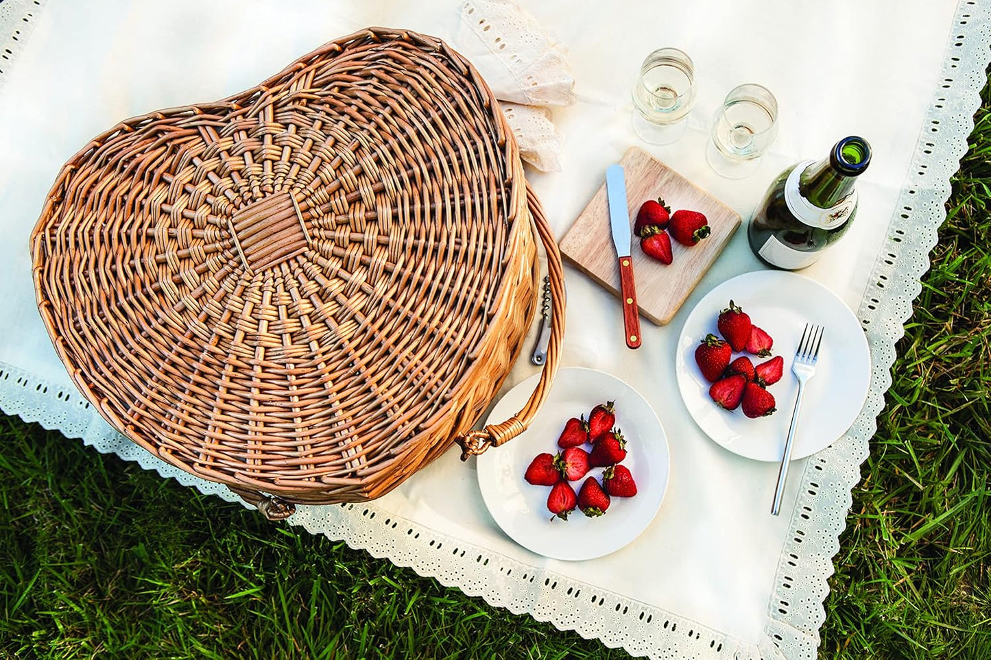 Picnic Time Heart Picnic Basket for 2 - Handwoven Antique Willow
